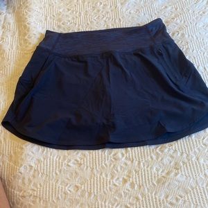 Outdoor Voices Hudson 4” skirt